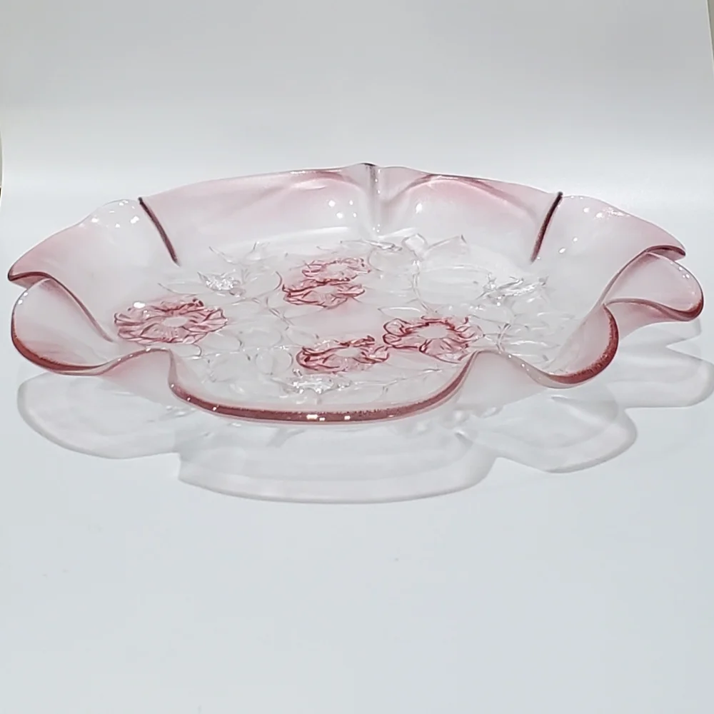13" 🇩🇪 Crystal Pink Roses 3 Toed Ruffled Edge Satin Serving Platter by Mikasa - Picture 6 of 13